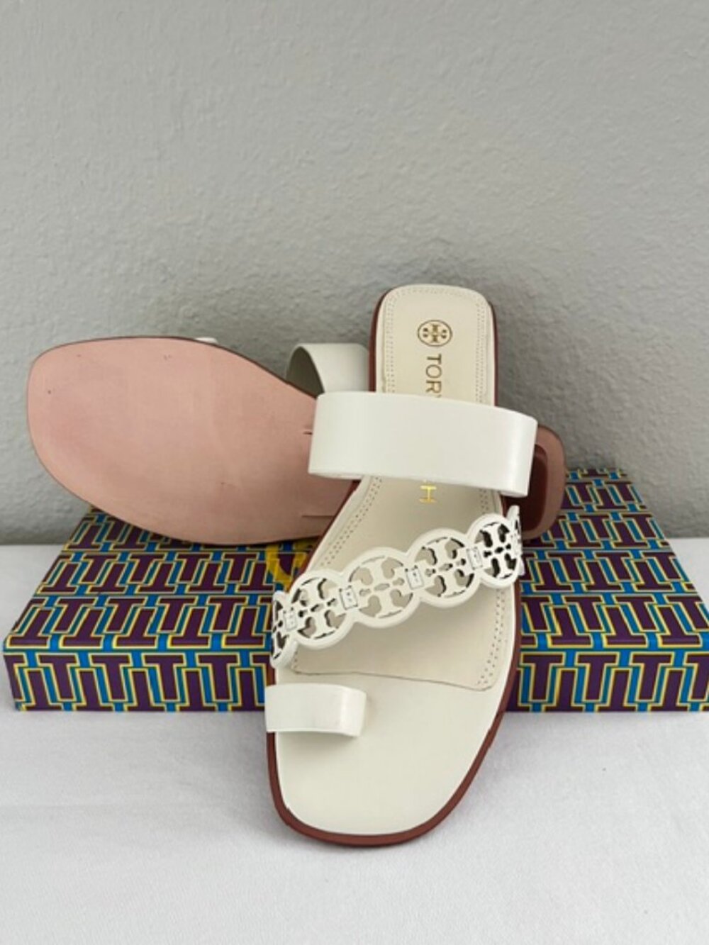 Tory Burch Tiny Miller Toe Ring Leather Sandal Ivory White US 8 AUTHENTIC